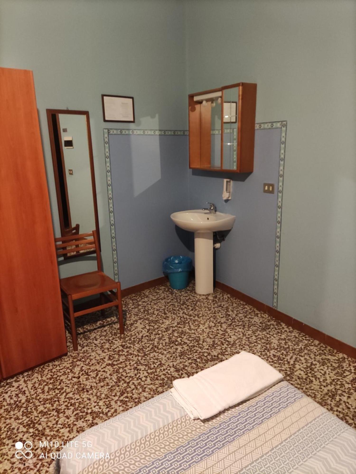 Hostal D'Annunzio House Чезано-Босконе Экстерьер фото